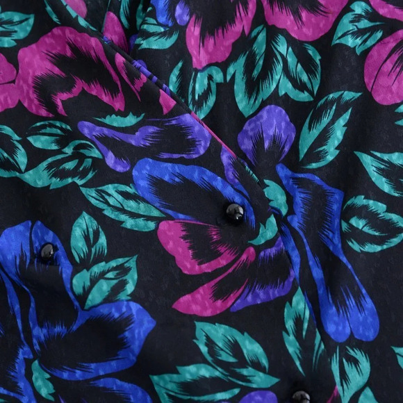 Vintage Lady Dame Plus Black with Floral Design Long Sleeve Button Up Blouse XL - Picture 14 of 14